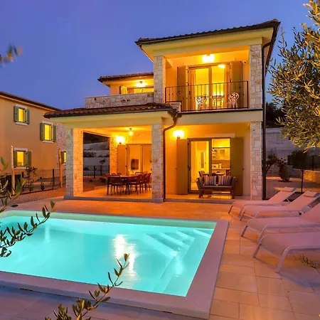 Pinaza B - Luxury With Private & Sunset Views Villa