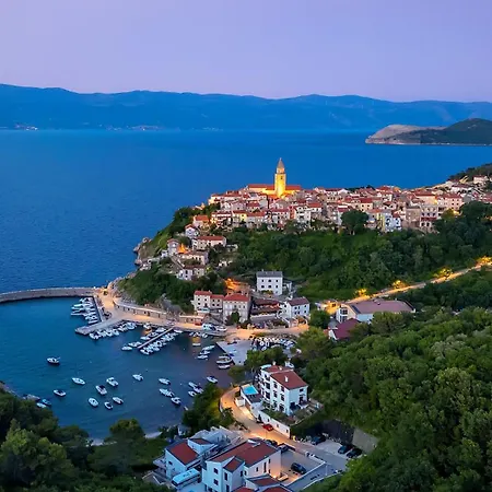 Pinaza B - Luxury With Private & Sunset Views Villa Vrbnik (Primorje-Gorski Kotar)