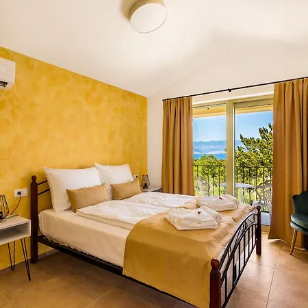 Pinaza B - Luxury With Private & Sunset Views