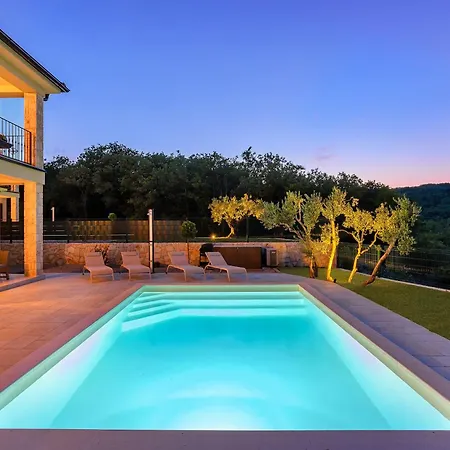 Villa Pinaza B - Luxury With Private & Sunset Views *
