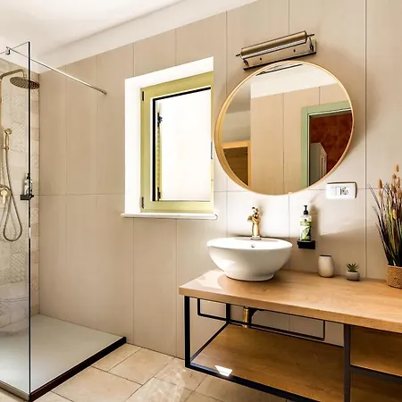 Pinaza B - Luxury With Private & Sunset Views Vrbnik (Primorje-Gorski Kotar)